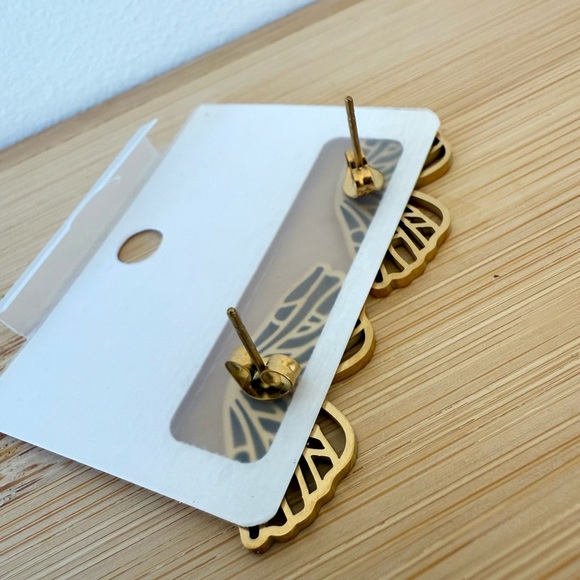 NEW Pair of gold-plated butterfly wing stud earrings Elegant women jewelry New - Picture 5 of 10